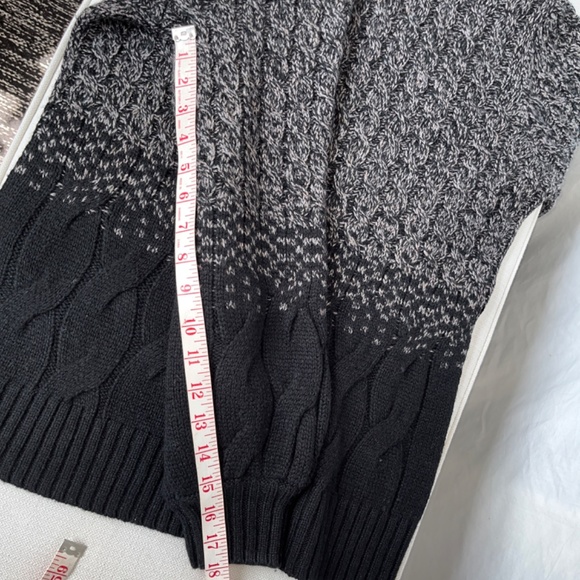 Tahari (S) wool-blend ombré mock neck sweater in grey & black. - Picture 16 of 16
